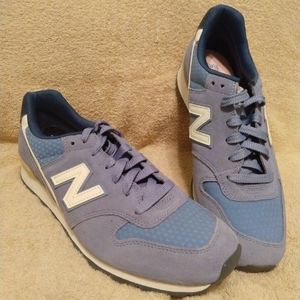 New Balance 696 smoky blue women's shoes size 11.5B.